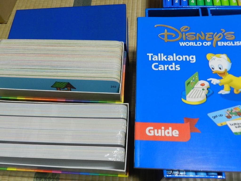Disney's World of English 教材セット　2梱包発送
