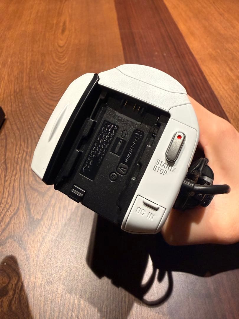 SONY ソニー　HDR-PJ540 HANDYハンディカム　ホワイト