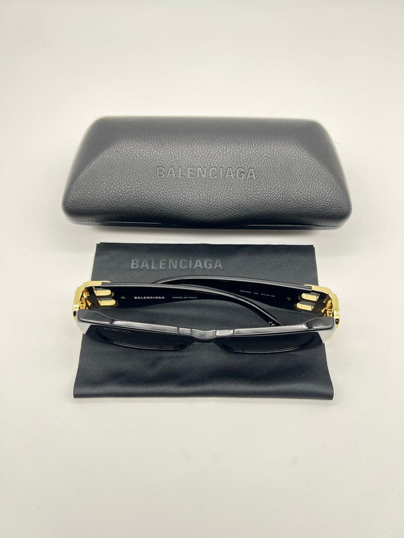 ☆新品未使用☆BALENCIAGA サングラス　ブラック