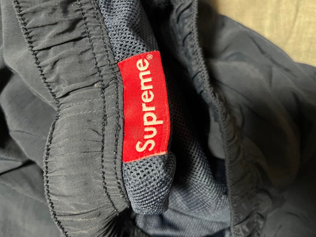 Supremeナイロンパンツ