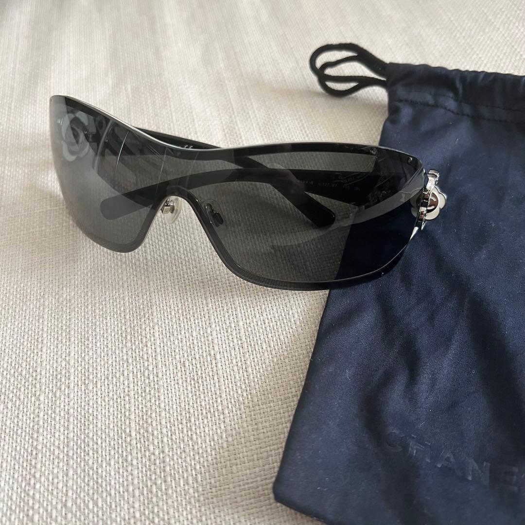 ひ*ろ様 CHANEL サングラス フラワーモチーフ