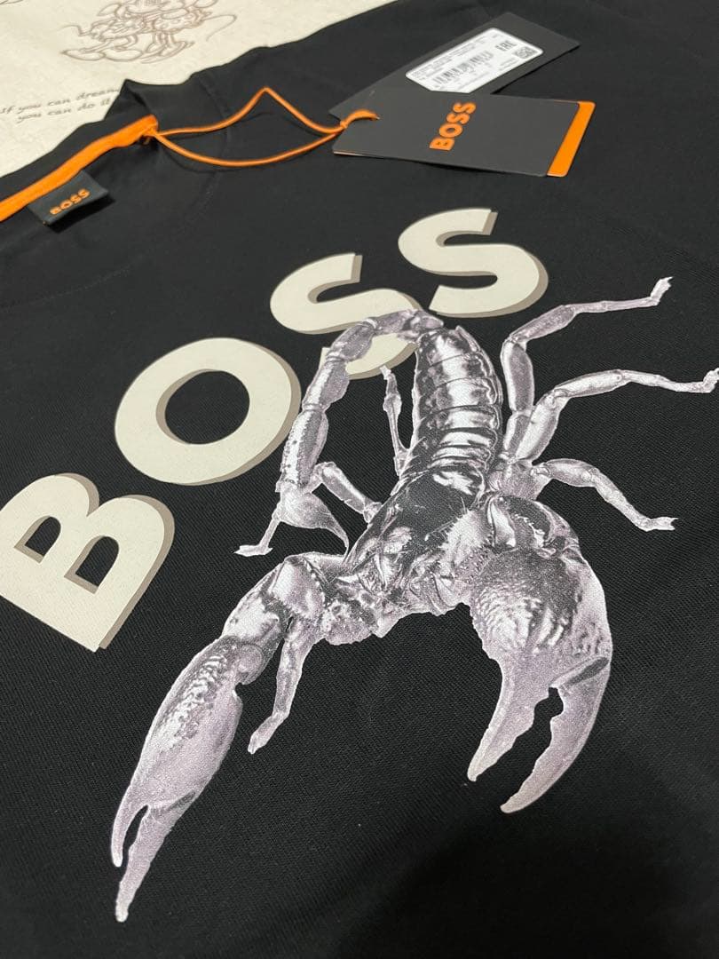 HUGO BOSS 新品未使用　メンズ　tシャツ L(国内定価¥16500
