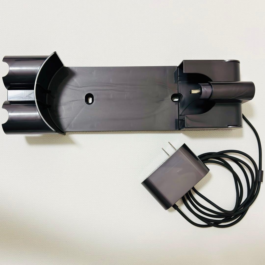 Dyson V8slim fluffy スティッククリーナー　ダイソン