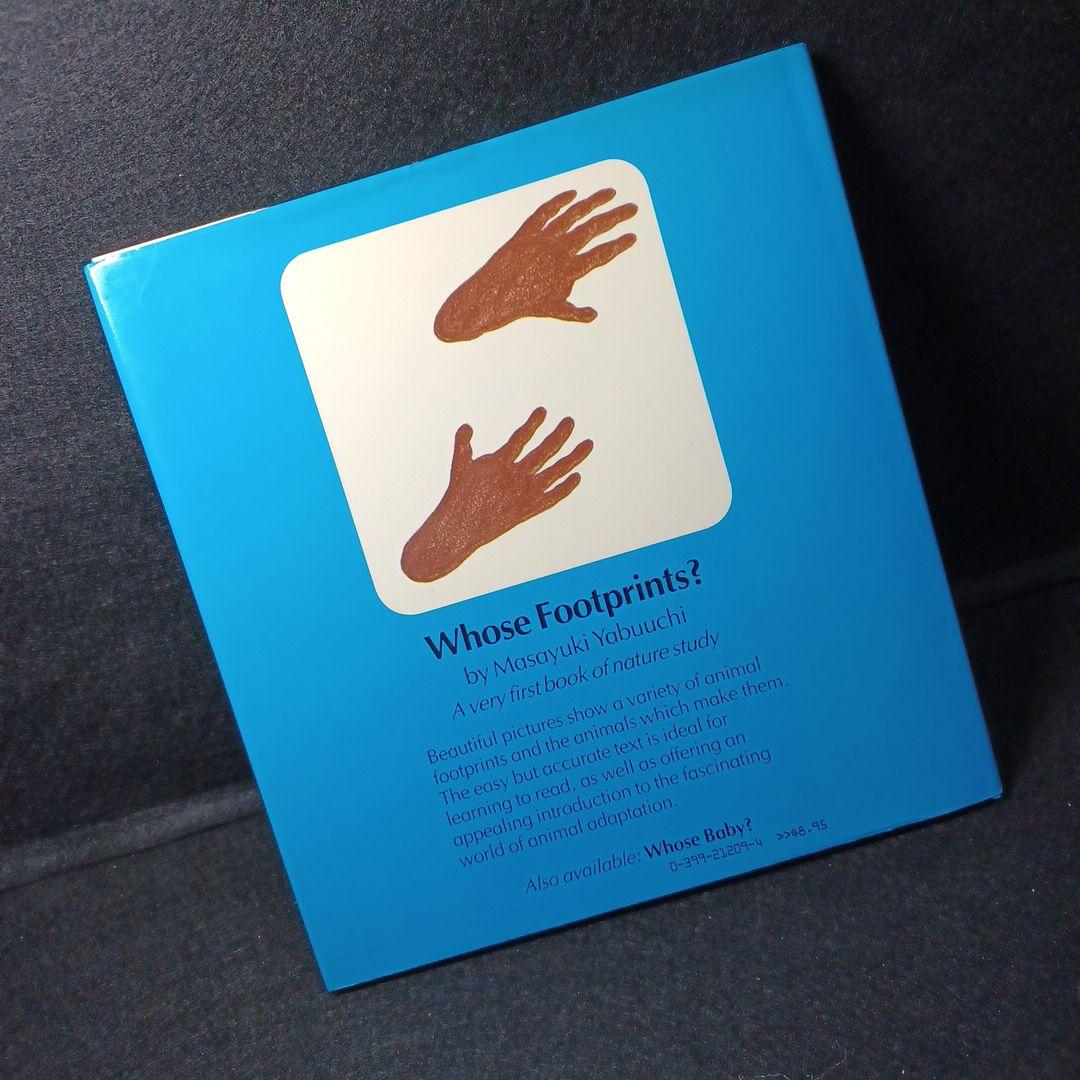 457_洋書/絵本「Whose Footprints?」
