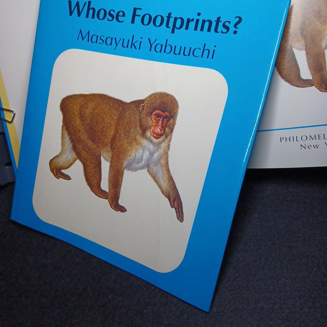 457_洋書/絵本「Whose Footprints?」