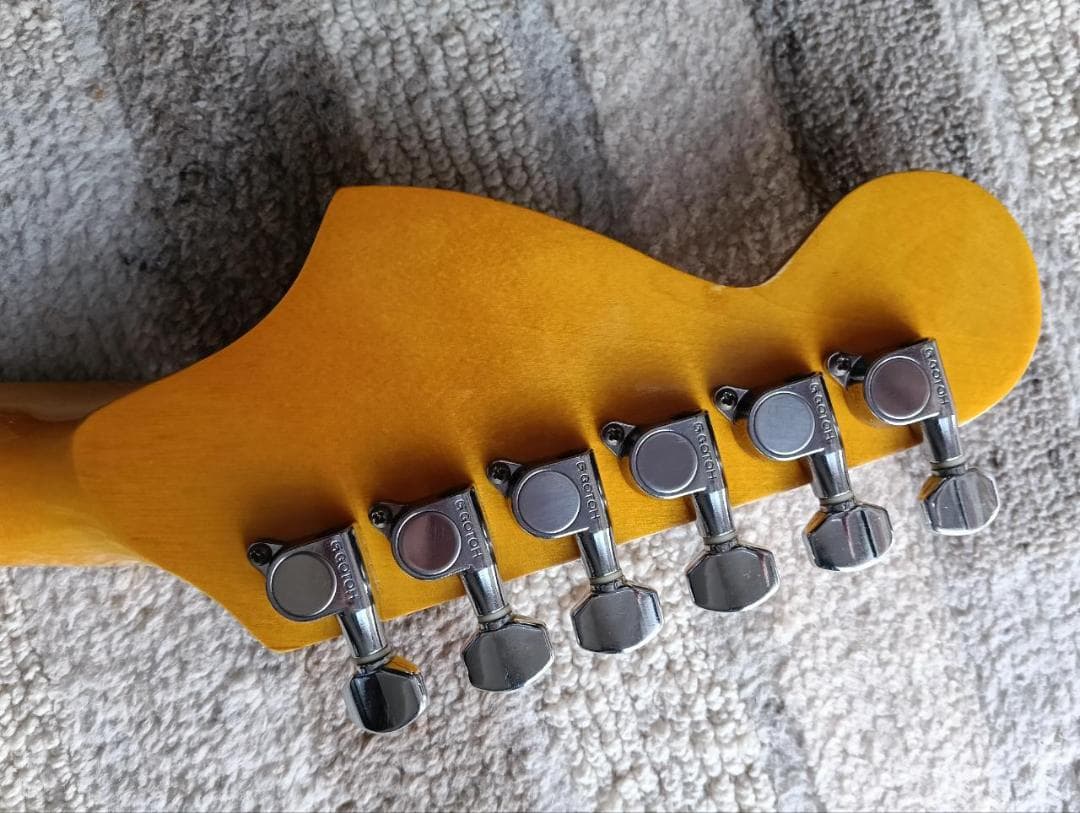 【USED】 Squier by Fenderエレキギター サンバースト