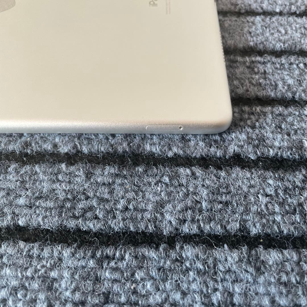 60 iPad Air3 3世代 64GB SIMフリーモデル シルバー
