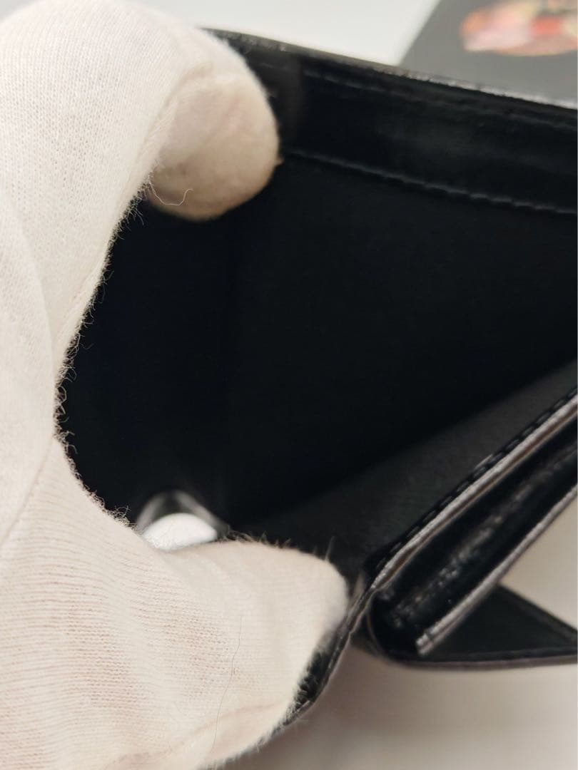 PRADA 二つ折り財布 ブラック　美品