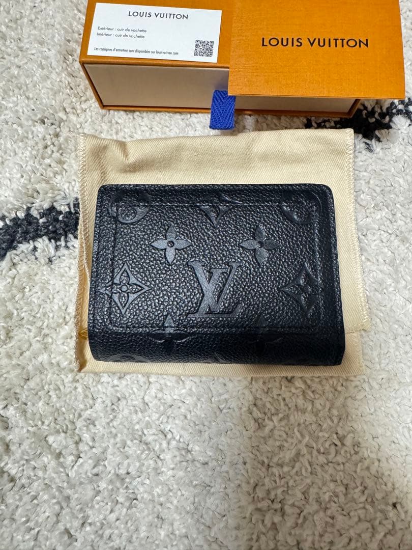 LOUIS VUITTON ルイヴィトンポルト フォイユ・クレア