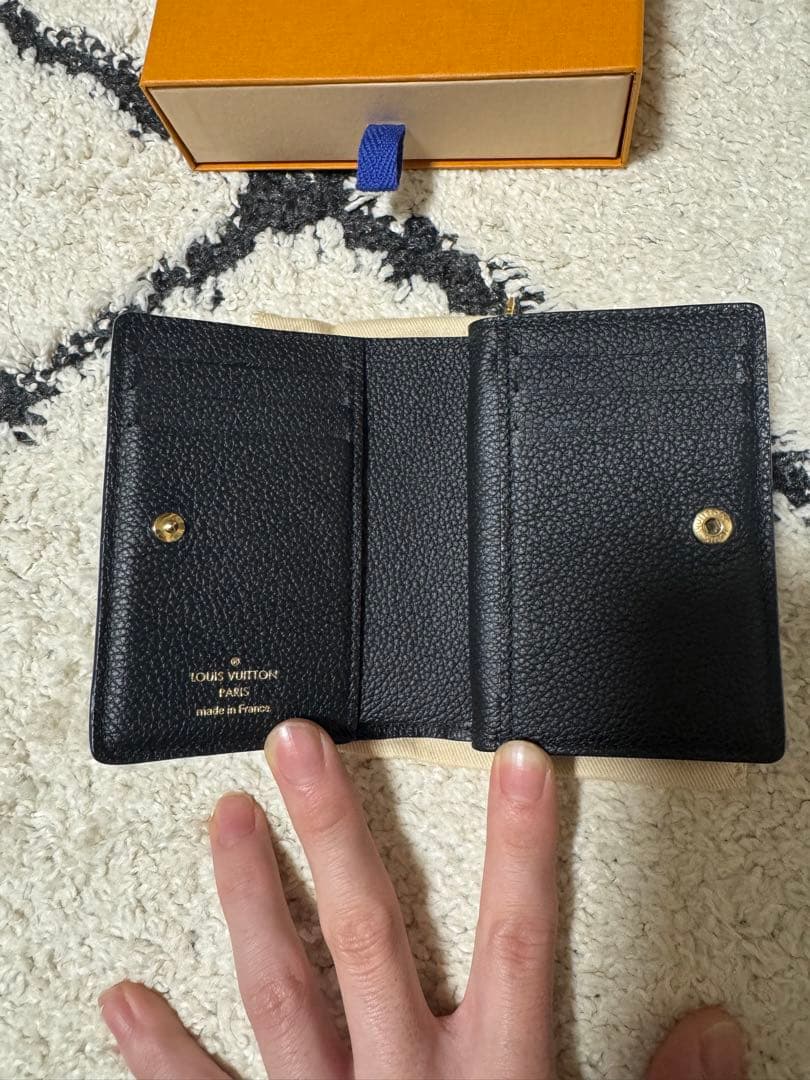 LOUIS VUITTON ルイヴィトンポルト フォイユ・クレア