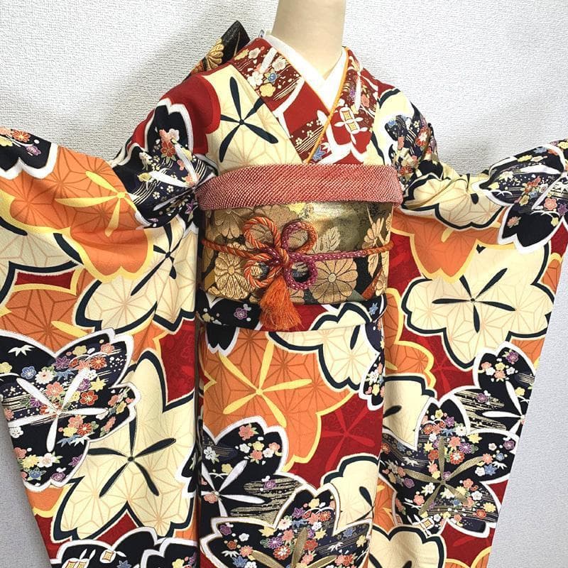 307z13〇振袖 金駒刺繍 金彩 大輪の桜 梅 菊 楓 成人式結婚式〇美品