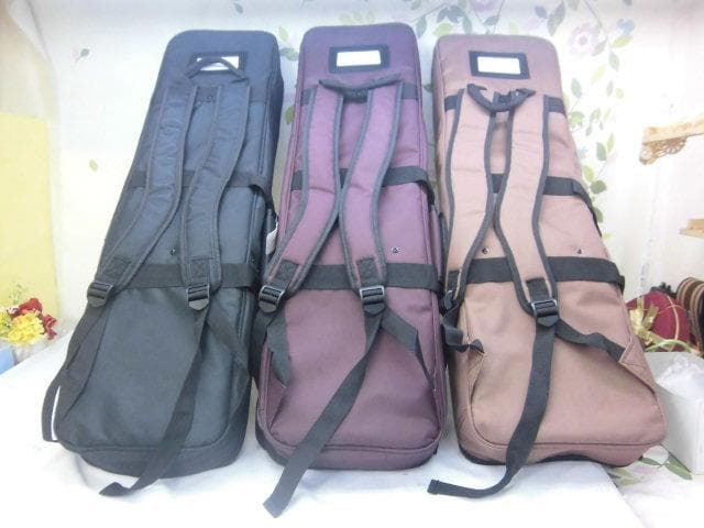 (送料無料)7.980円　沖縄三線専用ソフトケース　3色から選択　持ち方自由