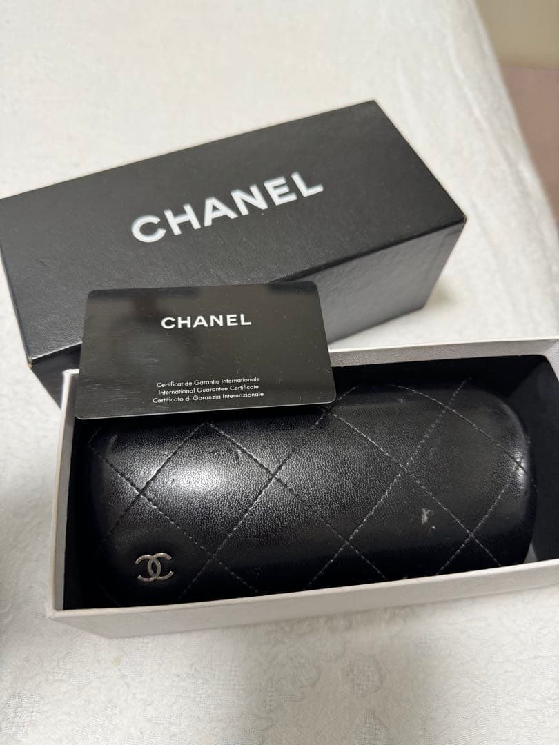CHANEL キャットアイサングラス