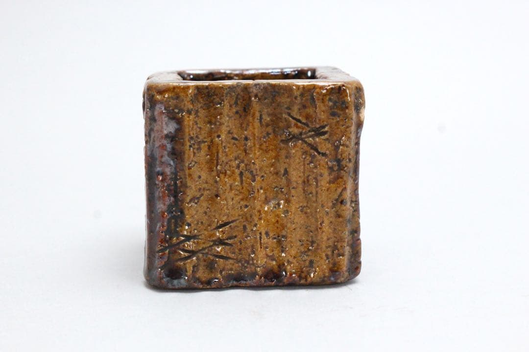 No4945 雲善　四方蓋置　高さ5.5×幅6cm 木箱付　布志名焼　送料無料