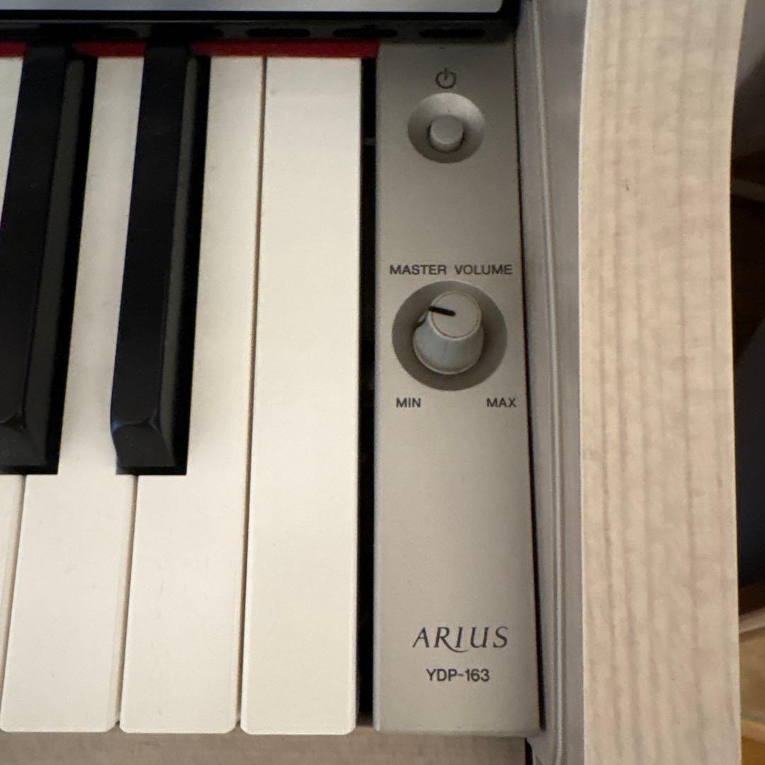 【ちゃんかと】ヤマハ電子ピアノ　ホワイト 専用椅子付き