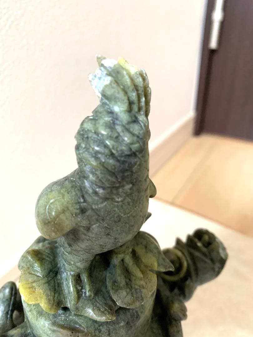 中国骨董 翡翠 香炉 天然石 手彫り 蓮の花と鶴の彫刻(ワケあり)
