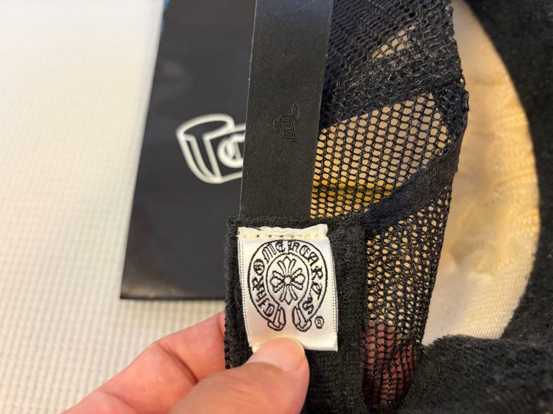 CHROME HEARTS セメタリークロス　トラッカーキャップ