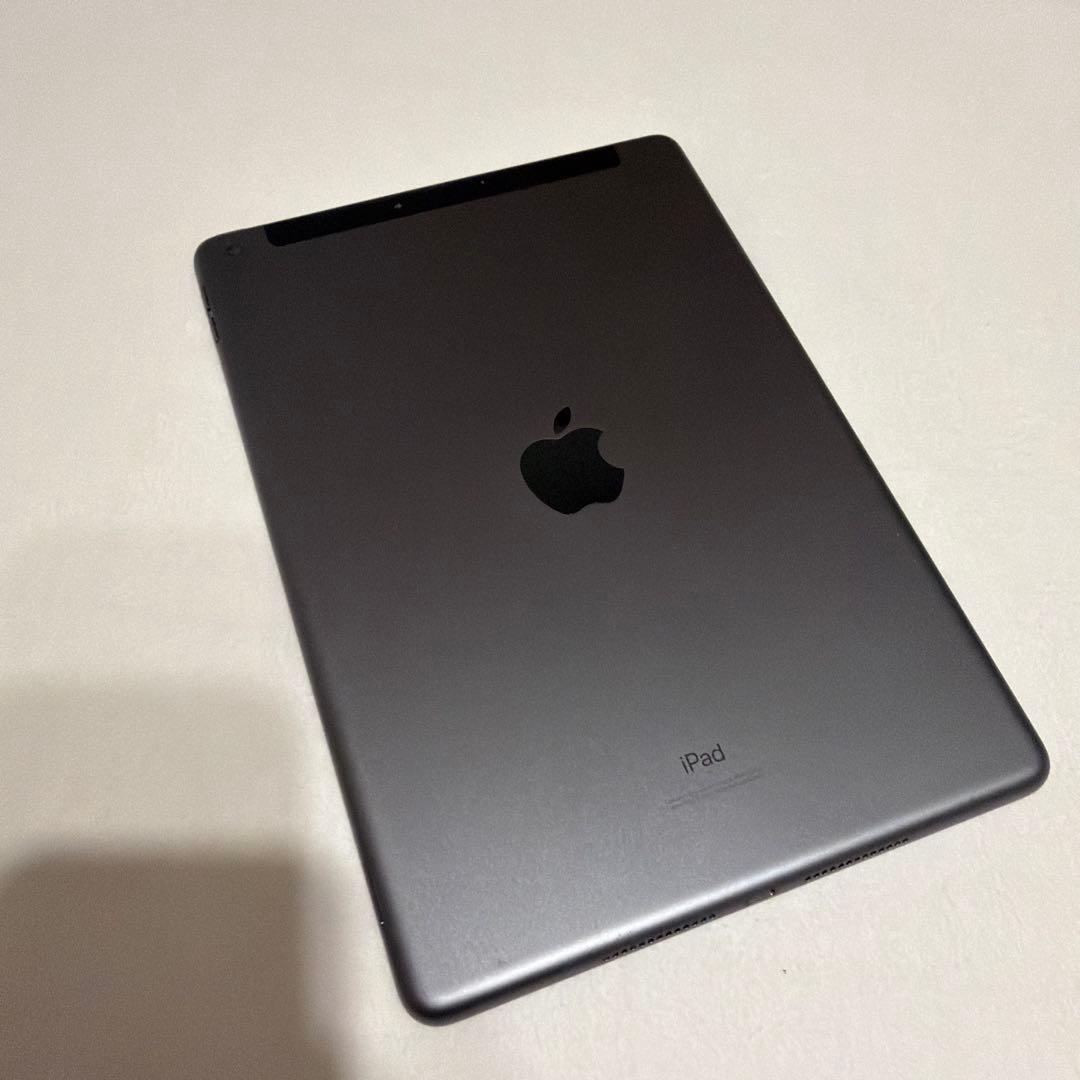 iPad 第8世代 32GB セルラーモデル スペースグレイ 動作確認済