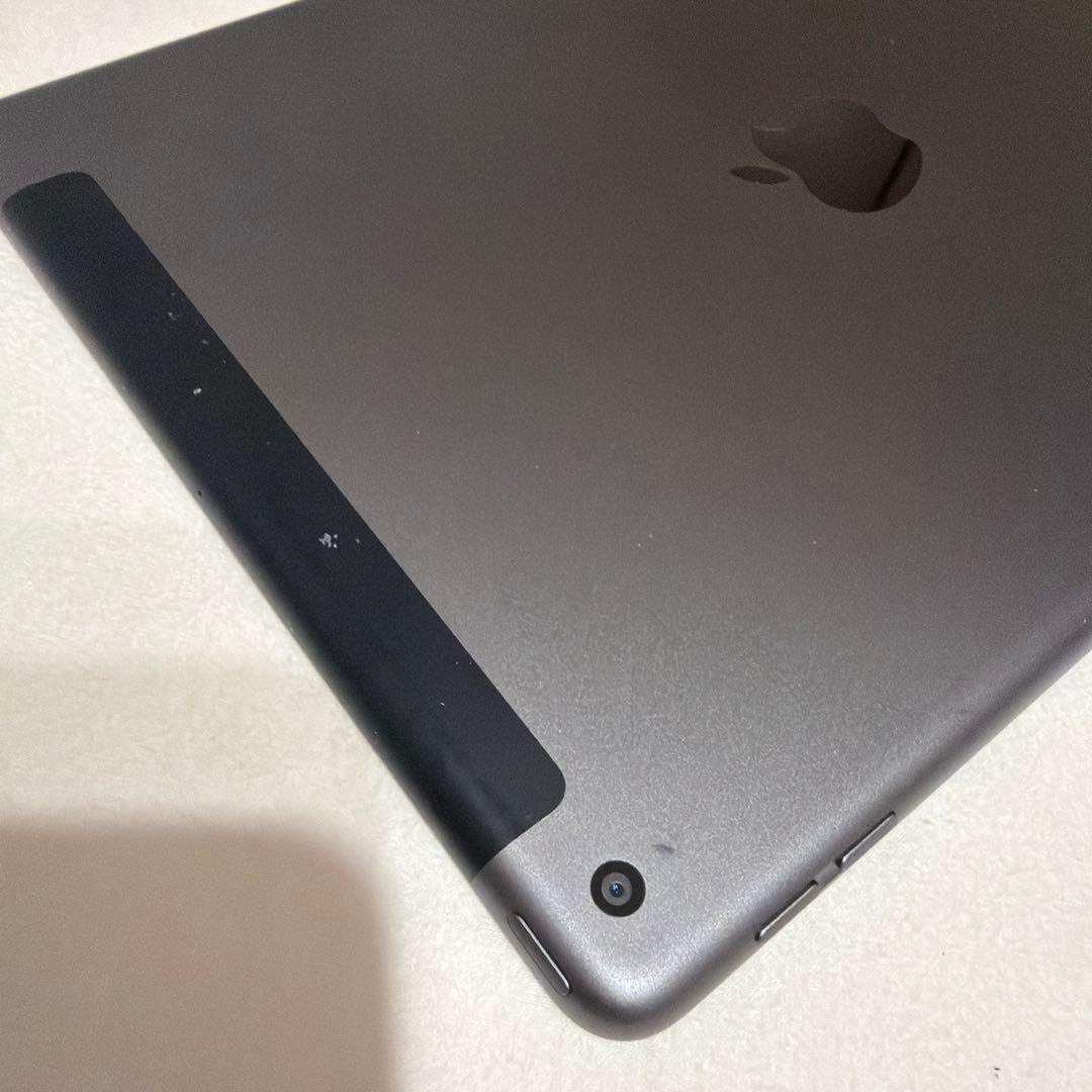 iPad 第8世代 32GB セルラーモデル スペースグレイ 動作確認済