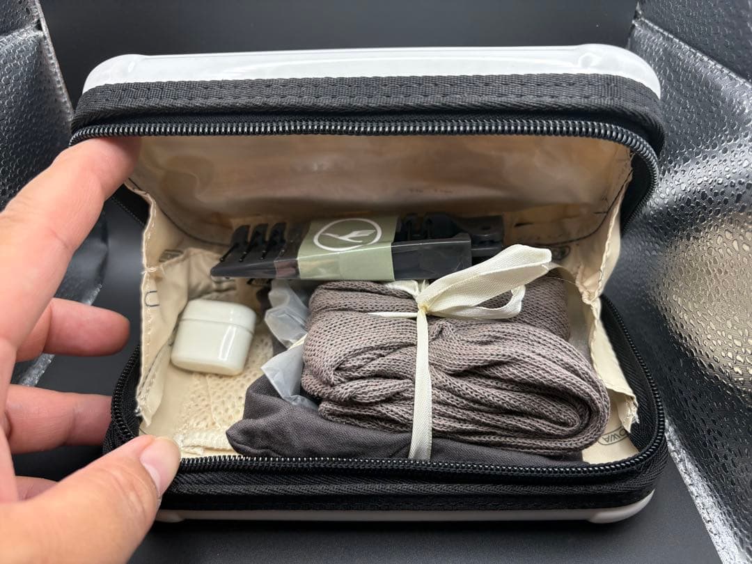 未使用リモワ RIMOWA アメニティポーチ　ルフトハンザ航空　ファーストクラス