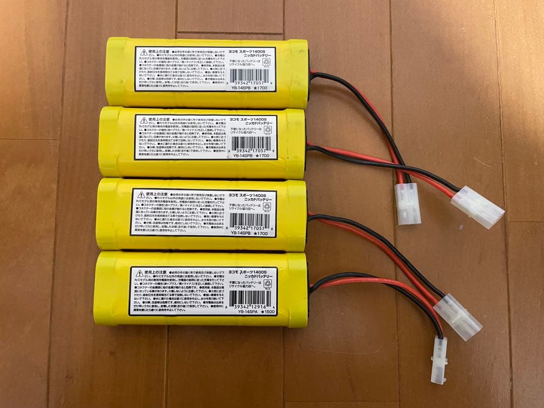 ハナ【美品】ヨコモ ニッカドバッテリー 1400S 4本 急速充電器セット
