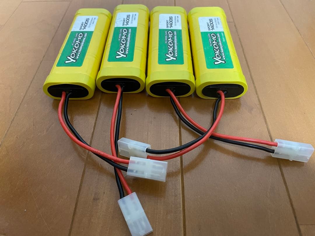 ハナ【美品】ヨコモ ニッカドバッテリー 1400S 4本 急速充電器セット