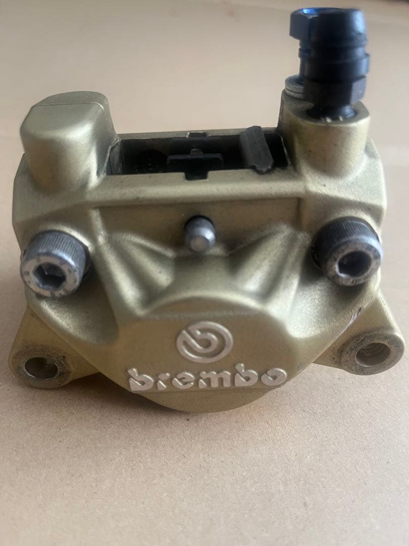 brembo ブレンボ 2ピストンキャリパー 旧カニピッチ84mm/Φ32