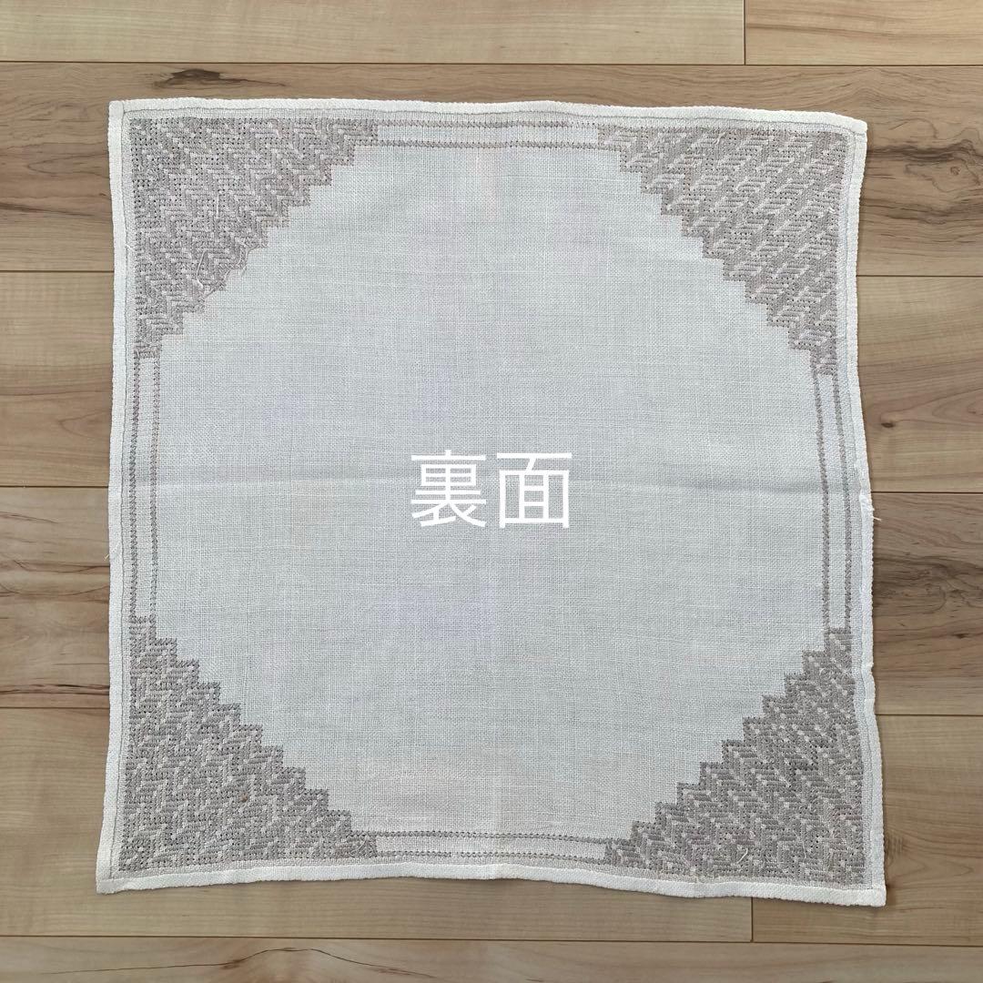 M北欧ヴィンテージ　丁寧なニードルワークが施されたとても素敵な刺繍テーブルクロス