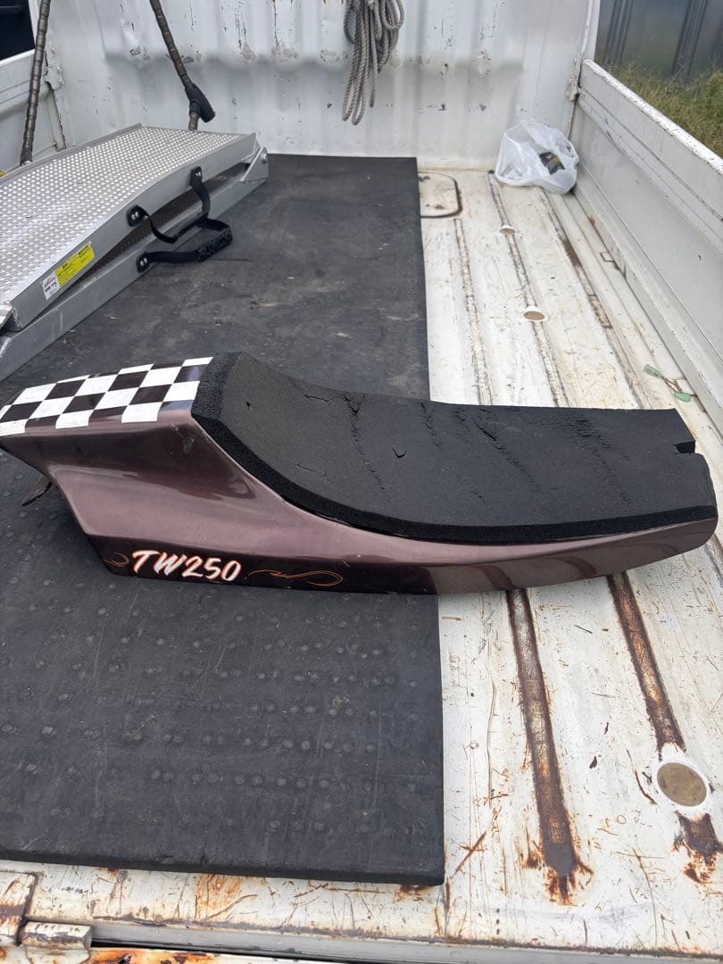 tw200 tw225 トラッカーシート　シングルシート