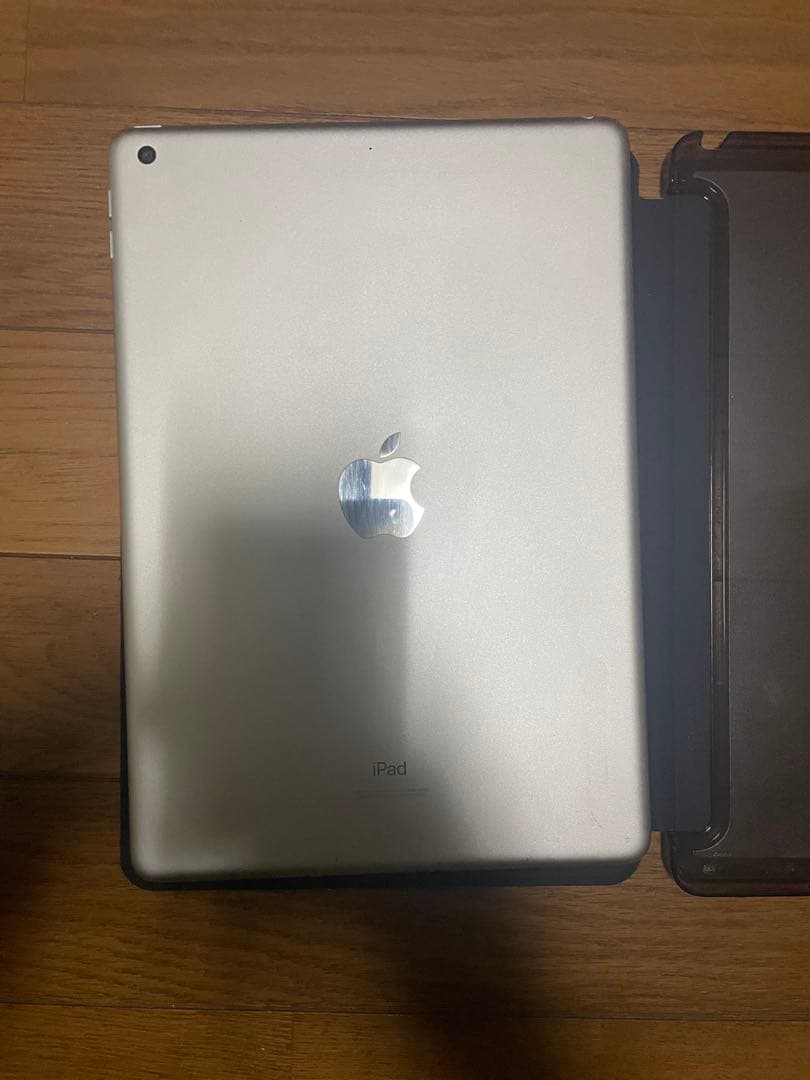 Apple iPad 第9世代　シルバー 本体 + Pencil + ケース