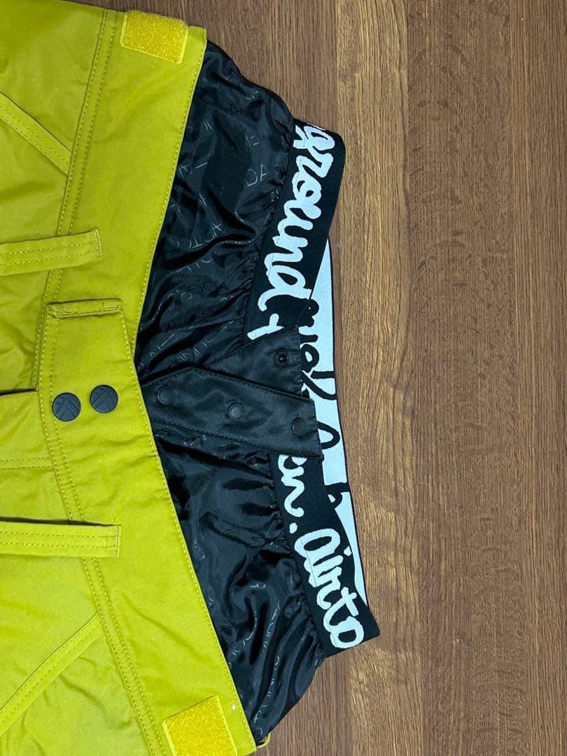 【値引】 DESCENTE スノーボードウェア カモフラージュ/イエロー