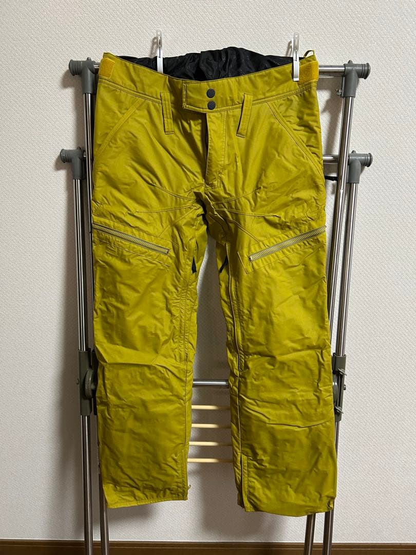 【値引】 DESCENTE スノーボードウェア カモフラージュ/イエロー