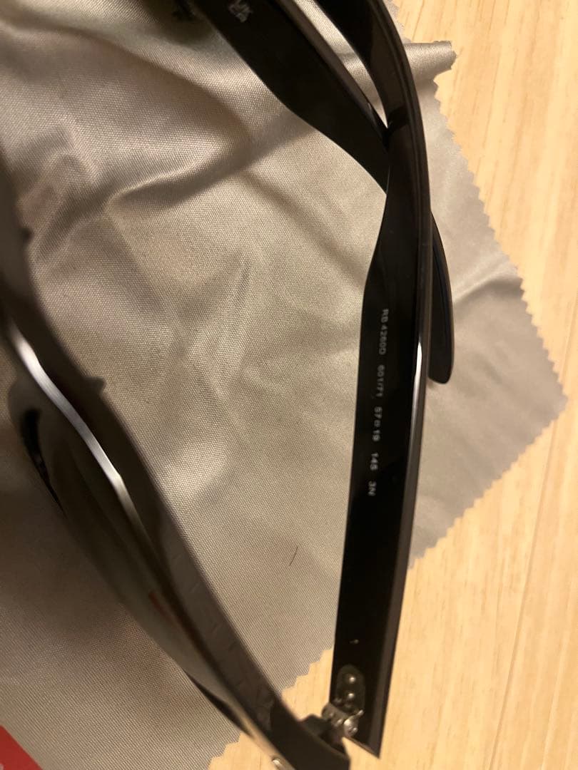 Ray-Ban モデル：RB4260D 601/71