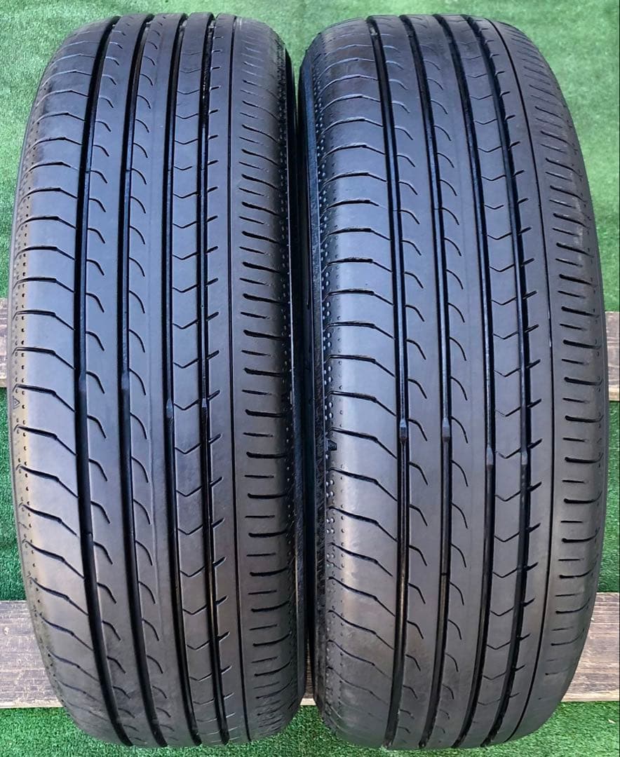 185/60 R15 YOKOHAMA BluEarth-RV03ラジアルタイヤ