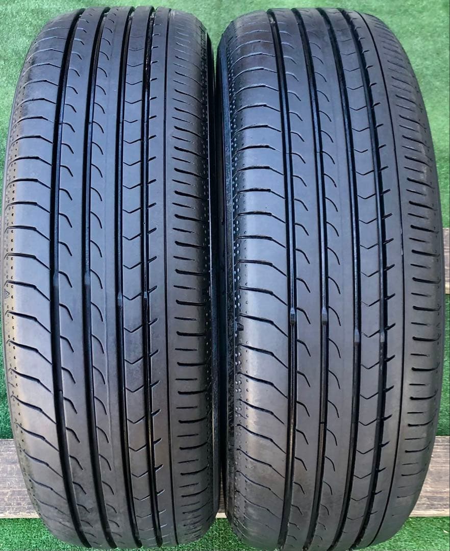 185/60 R15 YOKOHAMA BluEarth-RV03ラジアルタイヤ