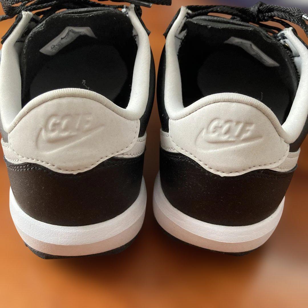 Nike ブラック/ホワイト スニーカー
