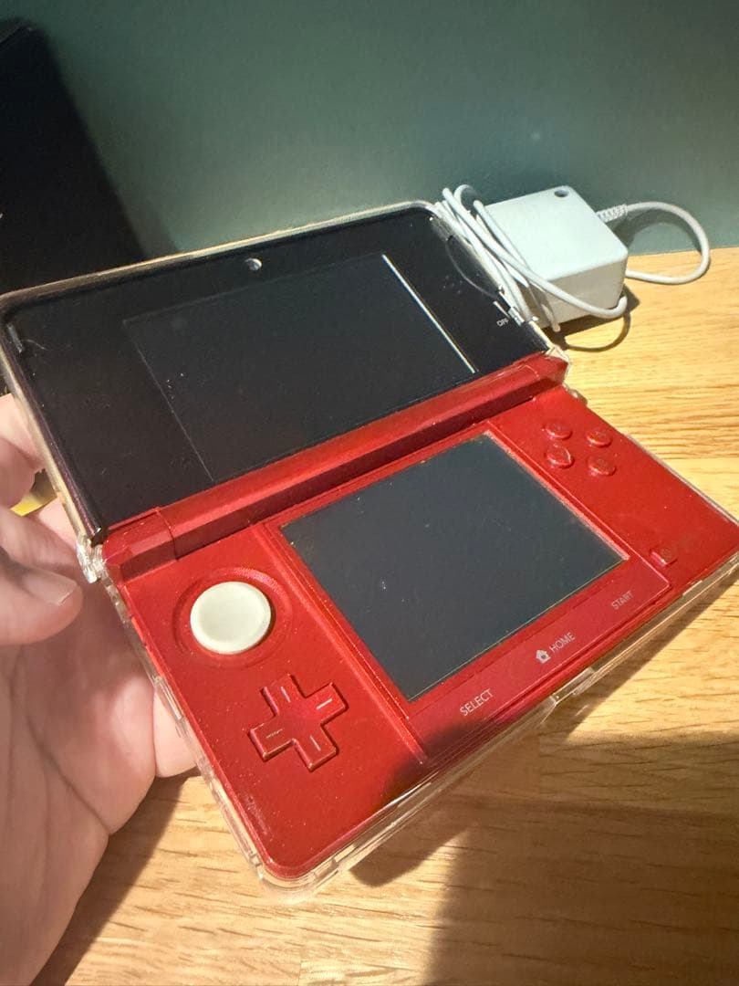 ニンテンドー3DS シャア専用モデル＋ソフト3本セット