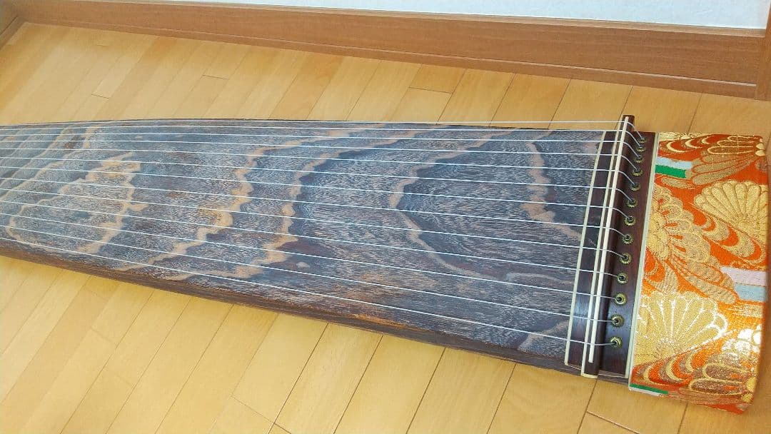 【みみ】金蒔絵入り 高級 和琴 お琴 13弦琴 お筝 和楽器 弦楽器