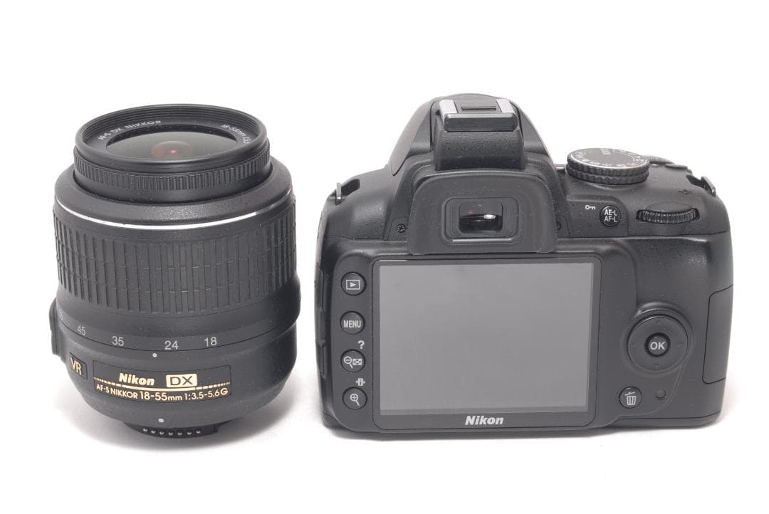 ⭐️ショット数少!早い者勝ち⭐️Nikon D3000　デジタル一眼レフ