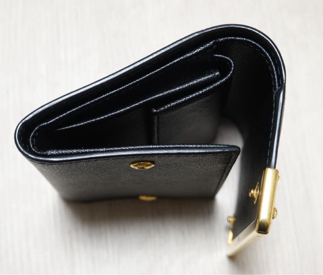 【美品】PRADA サフィアーノレザー 三つ折り財布 ブラック