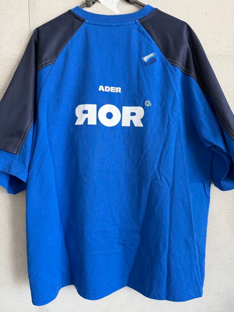 【ADERERROR】ロゴ Tシャツ