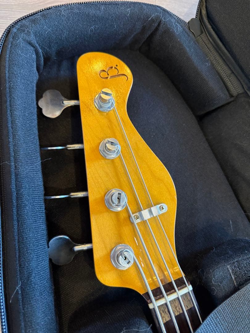 ベース Black Smoker BETA J4 TRAD MASTER