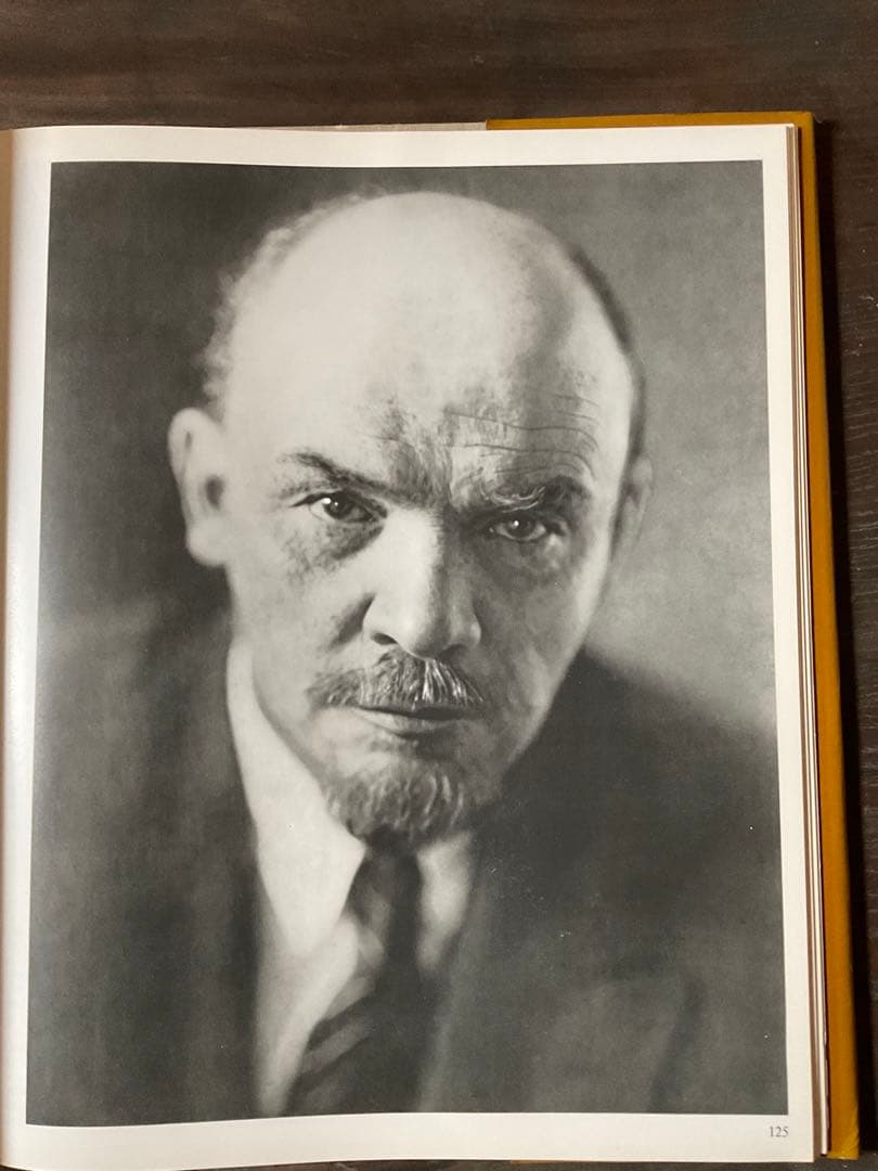 1983年 Vladimir llich LENIN。【レーニンの写真集、洋書】