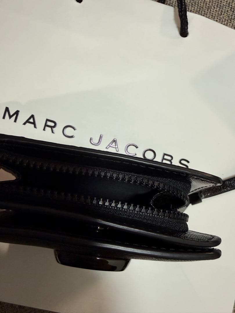 MARC JACOBS ブラック 二つ折り財布