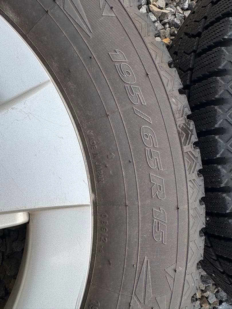 TOYO スタッドレスタイヤ プリウス純正ホイール4本セット