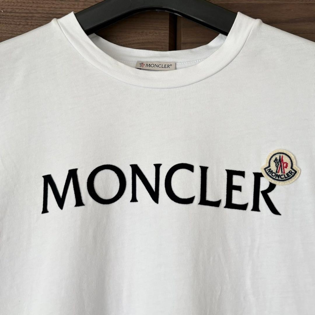 美品　モンクレール　MONCLERロゴ　Ｓ　ワッペン　Tシャツ