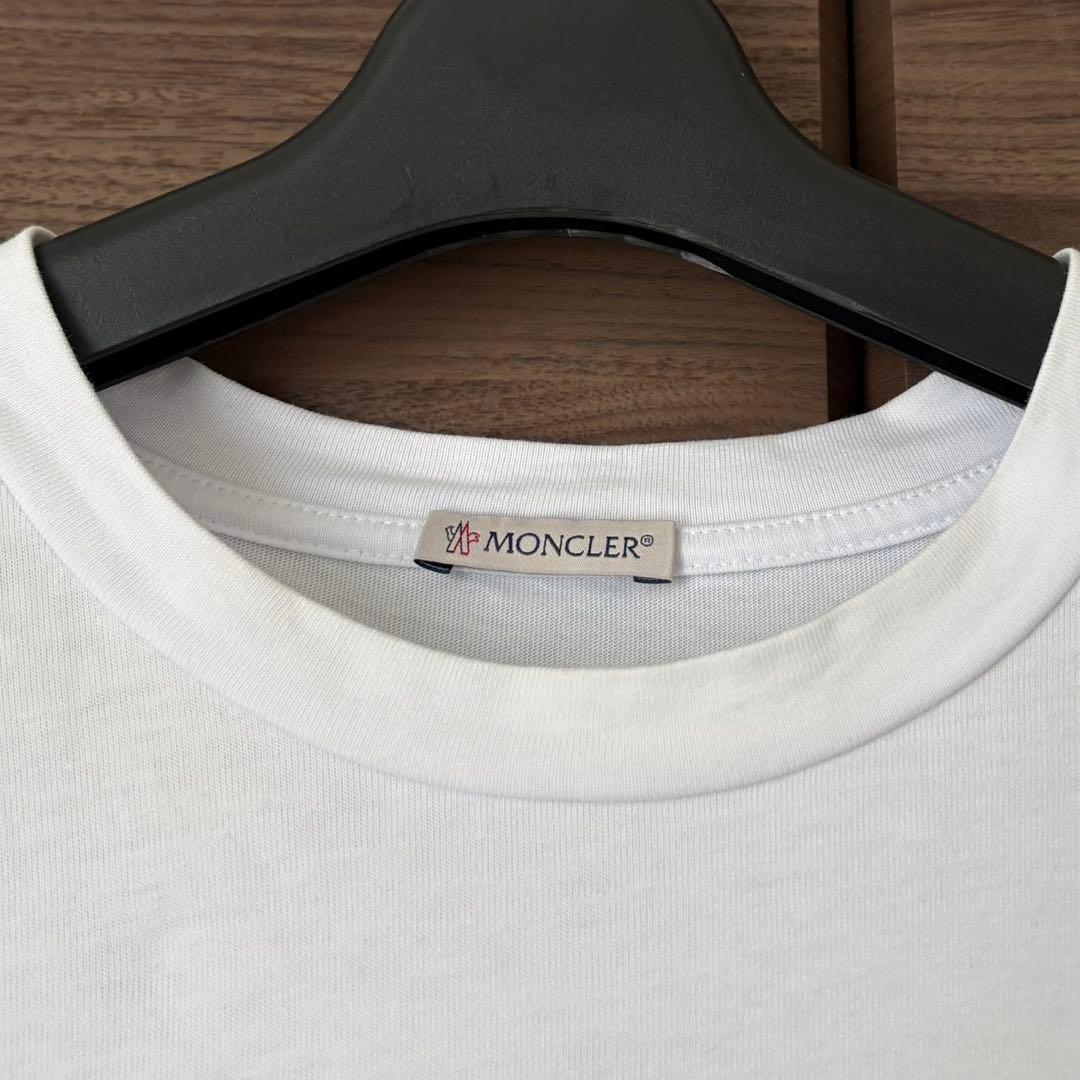 美品　モンクレール　MONCLERロゴ　Ｓ　ワッペン　Tシャツ
