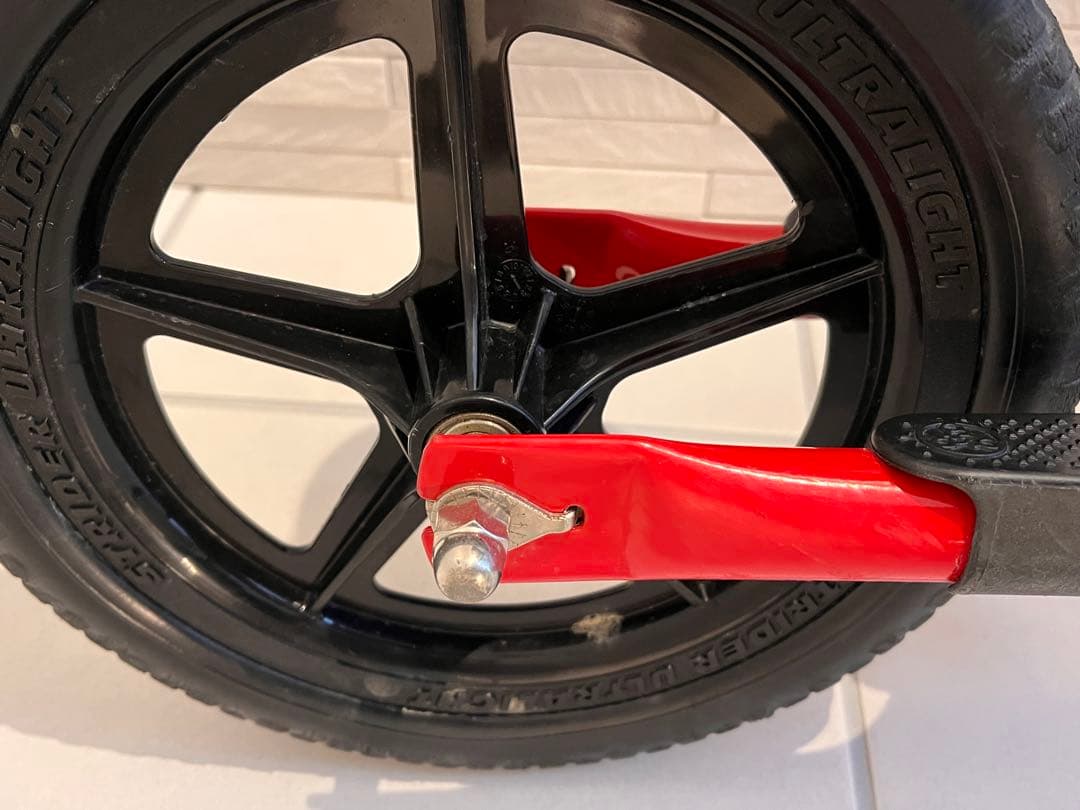 STRIDER ストライダー12インチ スポーツモデル　赤