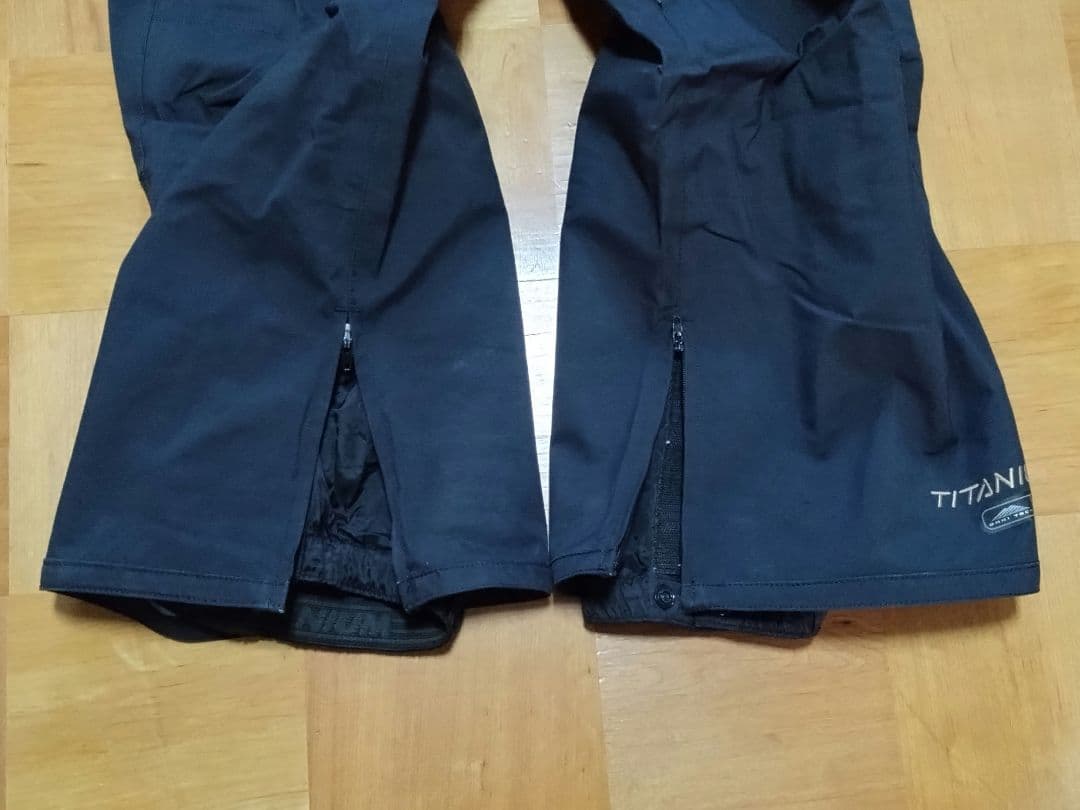 お値下げ Columbia Titanium コロンビア スノボウェア上下セット