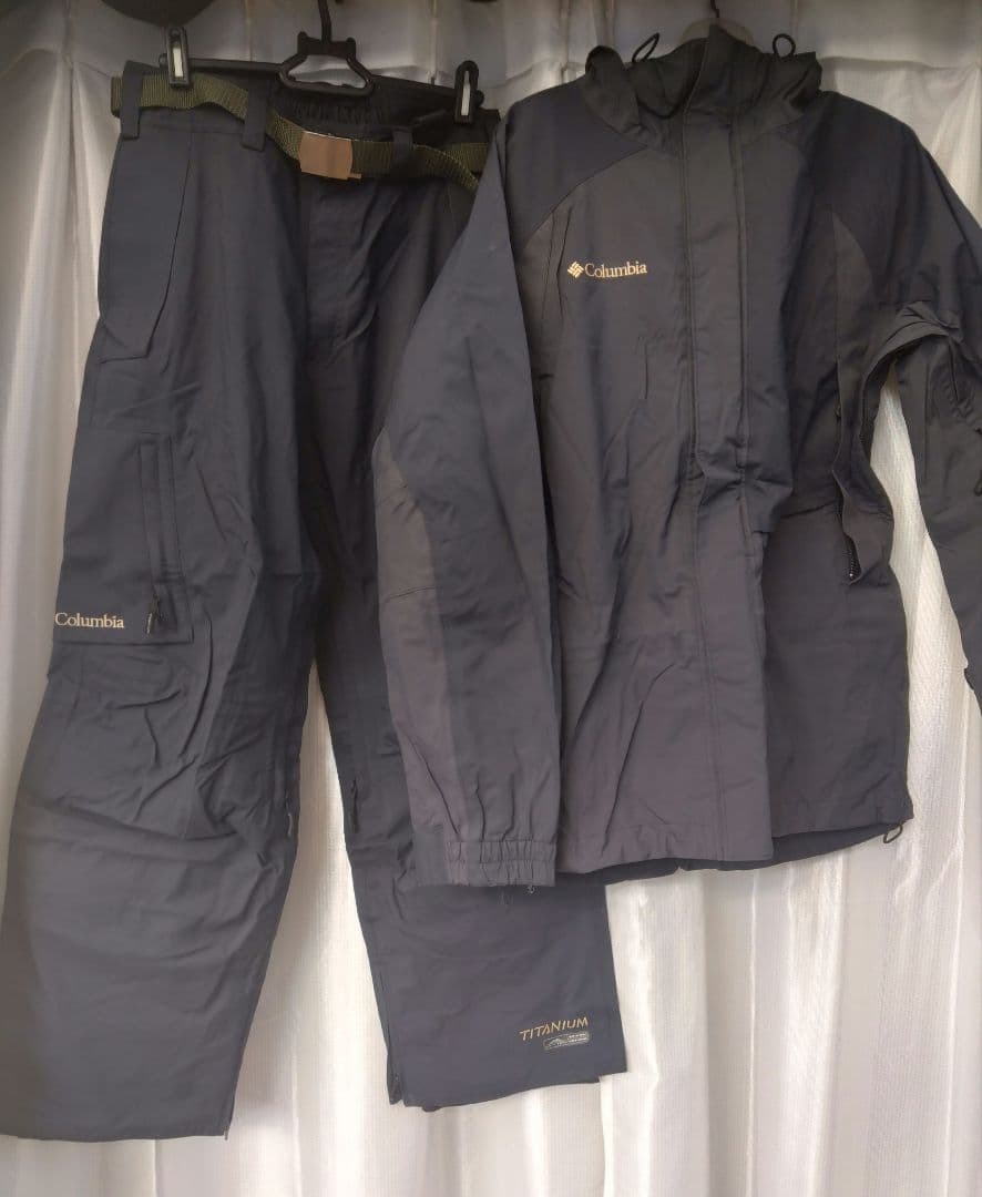 お値下げ Columbia Titanium コロンビア スノボウェア上下セット
